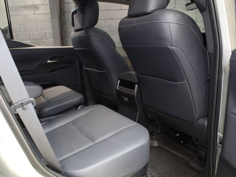 Used 2025 Lexus GX 550 w/ Cold Area Package AWD/4WD image 52