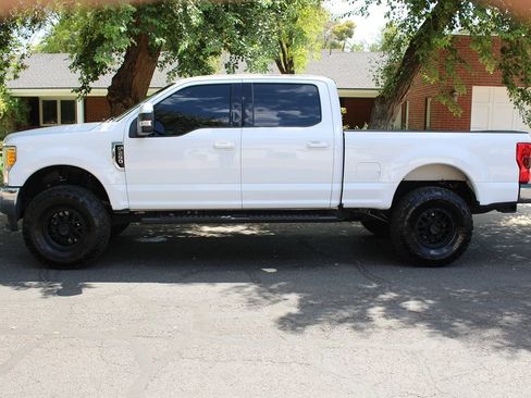 Used 2017 Ford F250 Lariat w/ Lariat Value Package AWD/4WD image 2