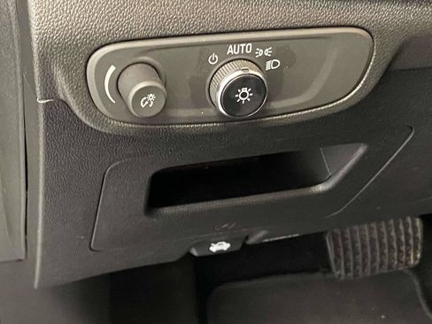 Used 2025 Chevrolet TrailBlazer LT AWD/4WD image 19