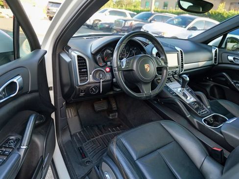 Used 2013 Porsche Cayenne AWD/4WD image 16