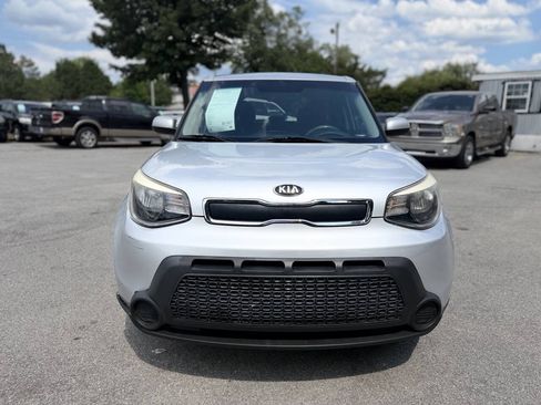 Used 2015 Kia Soul FWD image 2