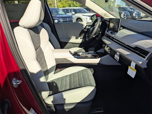 New 2025 Mitsubishi Outlander SE image 35