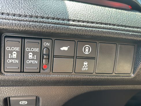 Used 2024 Honda Odyssey Sport image 20