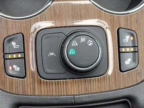 Used 2023 GMC Acadia SLE w/ Driver Convenience Package image 26