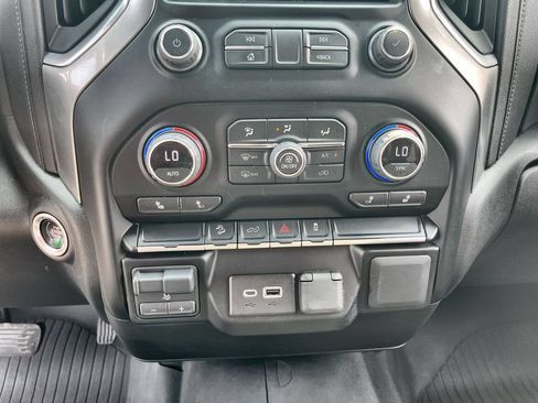 Used 2022 Chevrolet Silverado 2500 LT w/ Convenience Package AWD/4WD image 17