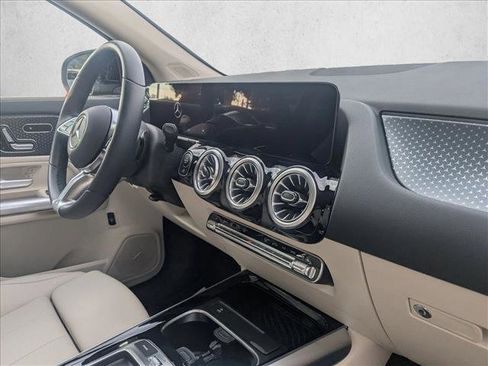 Certified 2025 Mercedes-Benz GLA 250 image 20