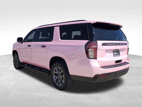 Used 2024 Chevrolet Suburban Z71 w/ Luxury Package AWD/4WD image 7