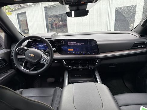 Used 2025 Chevrolet Tahoe Premier image 11