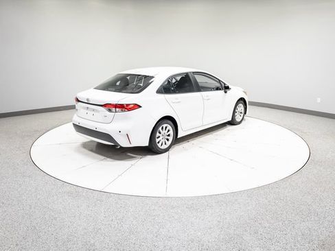 Used 2021 Toyota Corolla LE w/ LE Convenience Package FWD image 25
