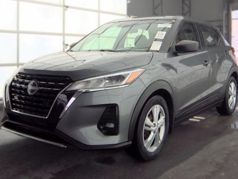Used 2022 Nissan Kicks S FWD image 1