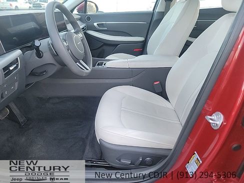 Used 2025 Hyundai Sonata SEL FWD image 9