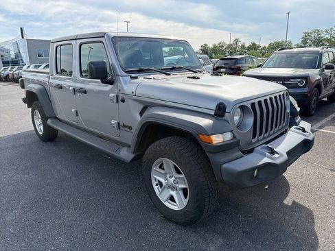 Used 2020 Jeep Gladiator Sport w/ Quick Order Package 24S AWD/4WD image 2