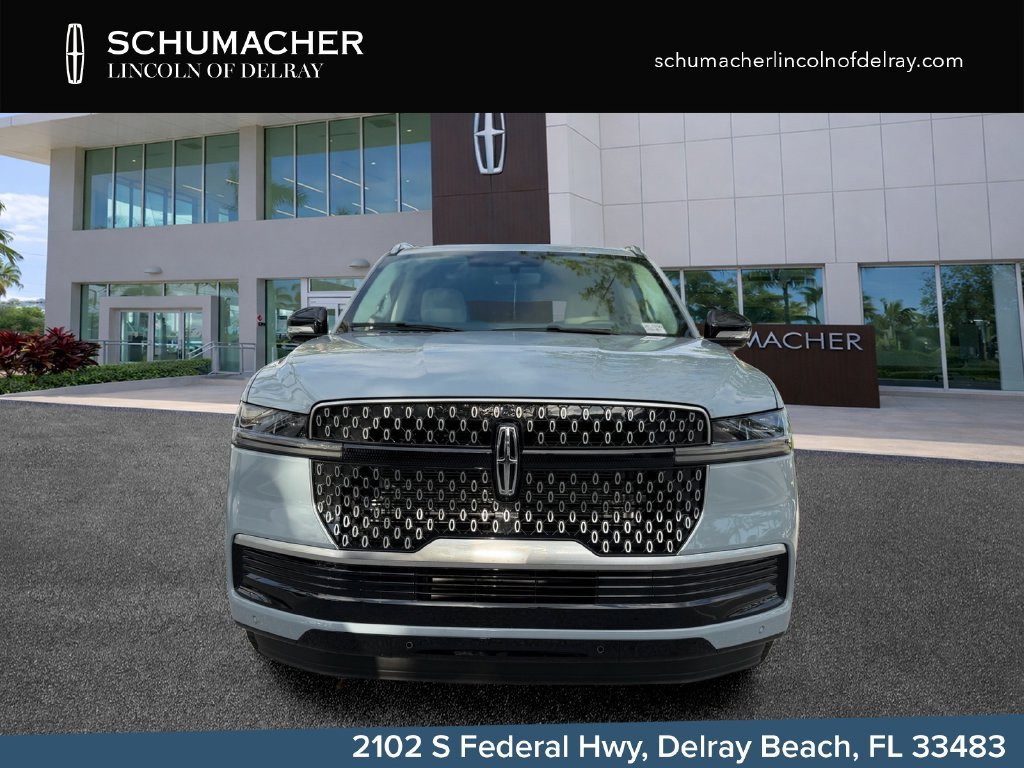 New 2026 Lincoln Navigator Premiere AWD/4WD image 2