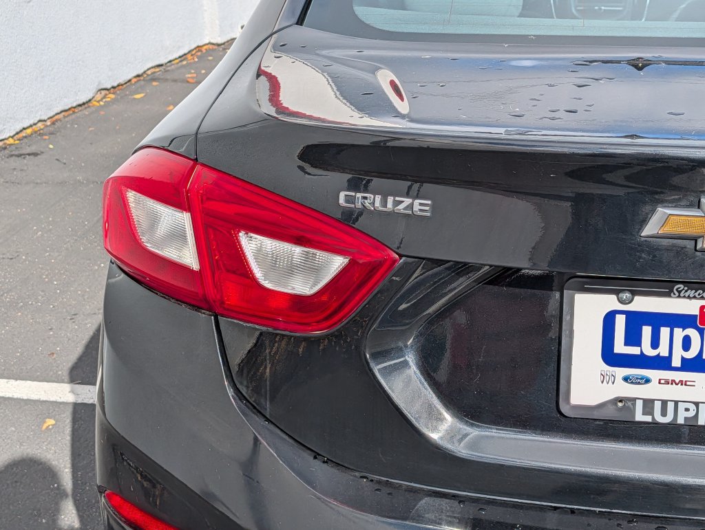 Used 2016 Chevrolet Cruze LT w/ Convenience Package FWD image 5