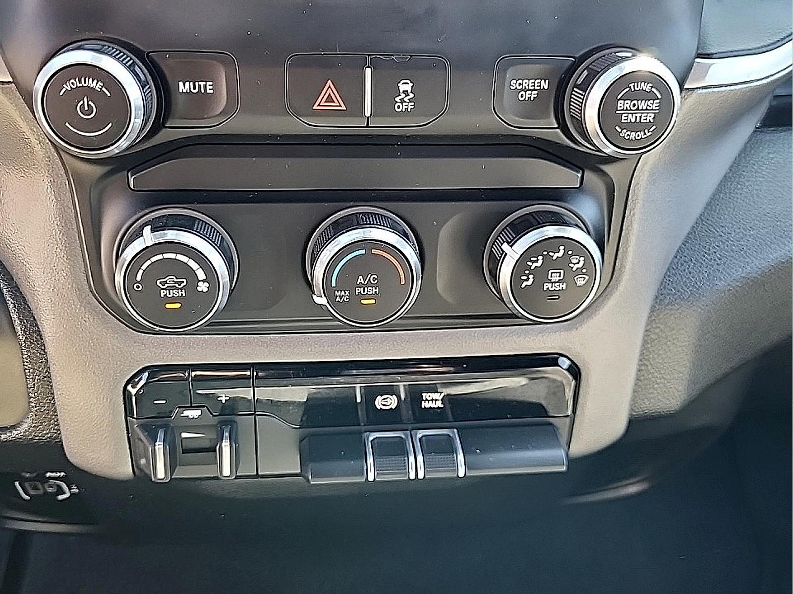 Used 2022 RAM 2500 Big Horn AWD/4WD image 24