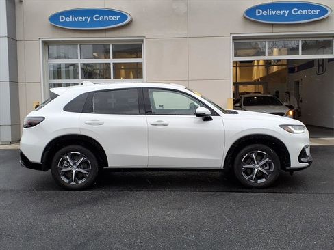 Certified 2025 Honda HR-V EX-L image 2