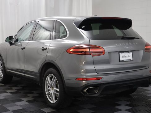 Used 2016 Porsche Cayenne image 16