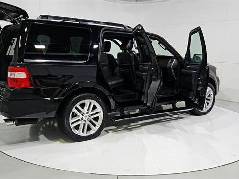 Used 2017 Ford Expedition Platinum RWD image 32