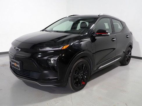 Used 2023 Chevrolet Bolt EUV Premier w/ Sun & Sound Package image 10