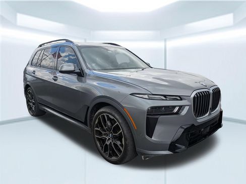 Used 2023 BMW X7 xDrive40i w/ M Sport Package AWD/4WD image 3