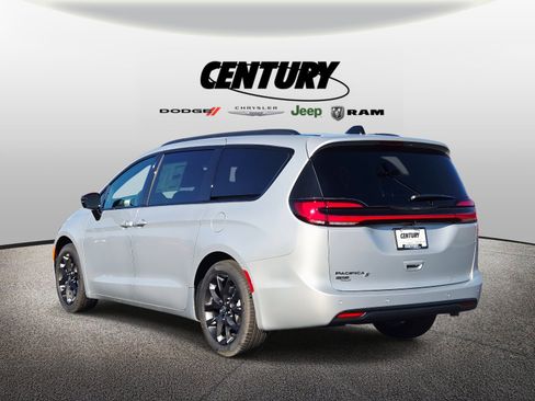 New 2026 Chrysler Pacifica Select w/ S Appearance Package FWD image 6