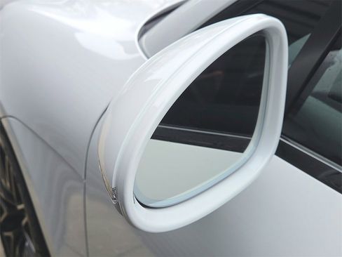 Certified 2026 Porsche Macan GTS image 28