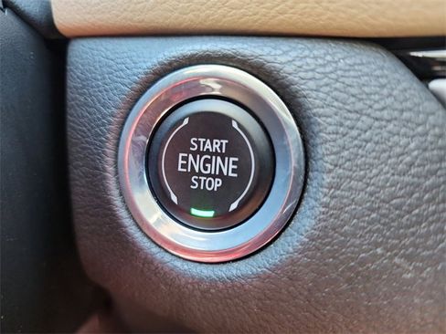 Used 2024 Cadillac XT4 Luxury w/ Cold Weather Package image 17