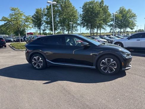 Used 2024 Kia EV6 Light AWD/4WD image 8
