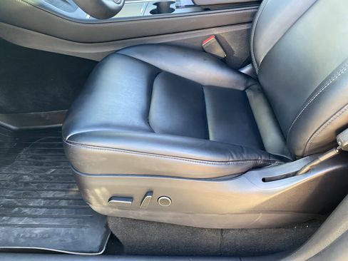 Used 2021 Tesla Model Y Long Range image 19