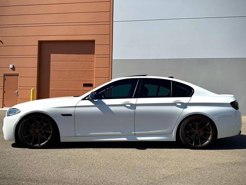 Used 2011 BMW 528i Sedan RWD image 4