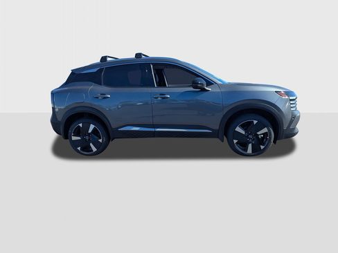 New 2026 Nissan Kicks SR image 6