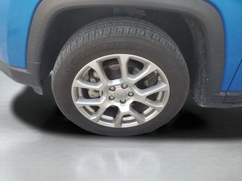 Used 2022 Jeep Compass Latitude image 5