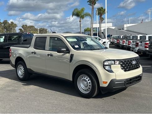 New 2025 Ford Maverick XL image 3