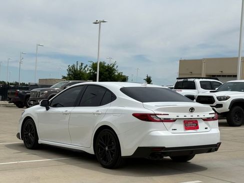 Used 2025 Toyota Camry SE w/ Convenience Package FWD image 6