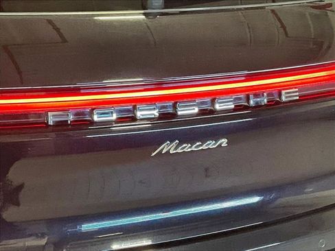 Certified 2023 Porsche Macan image 13