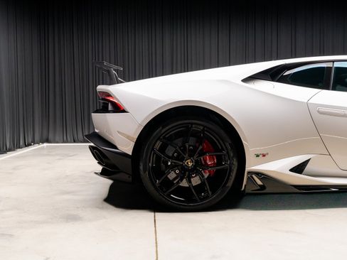Used 2015 Lamborghini Huracan LP 610-4 image 29