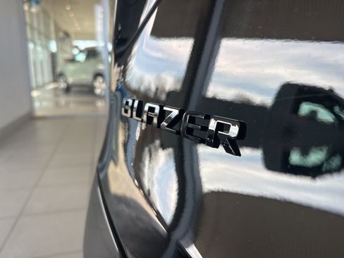 New 2026 Chevrolet Blazer LT w/ Midnight/Sport Edition FWD image 7