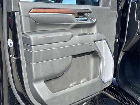 New 2026 GMC Sierra 2500 Denali w/ Denali Reserve Package image 15