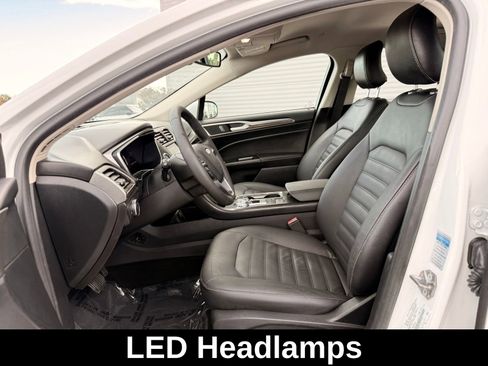 Used 2017 Ford Fusion SE w/ Equipment Group 602A image 13