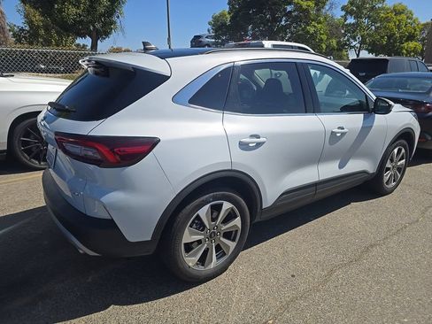 Used 2025 Ford Escape Platinum AWD/4WD image 5