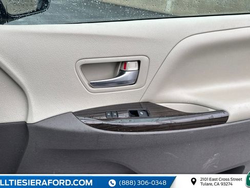 Used 2020 Toyota Sienna XLE w/ XLE Navigation Package FWD image 25