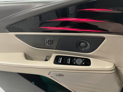 Used 2024 Lincoln Nautilus Reserve w/ Equipment Group 202A image 20