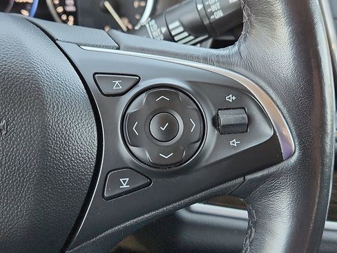 Used 2021 Buick Enclave Avenir w/ Avenir Technology Package AWD/4WD image 18