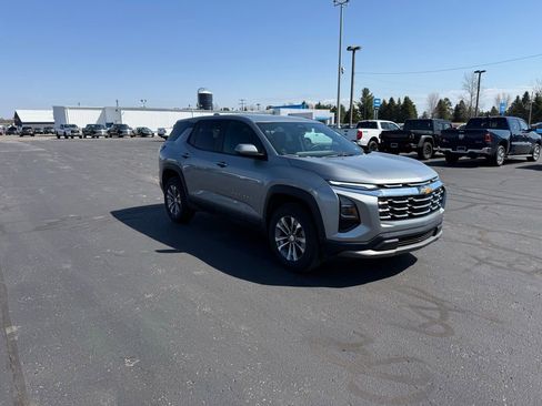 Used 2026 Chevrolet Equinox LT AWD/4WD image 5