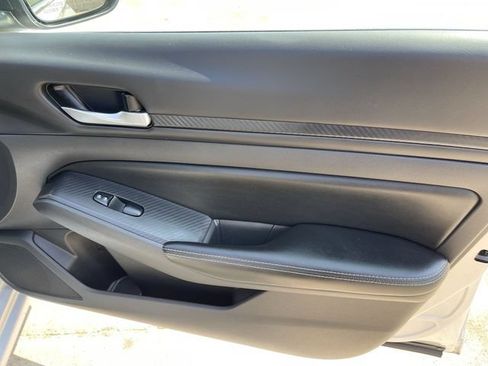 Used 2024 Nissan Altima 2.5 SV FWD image 16