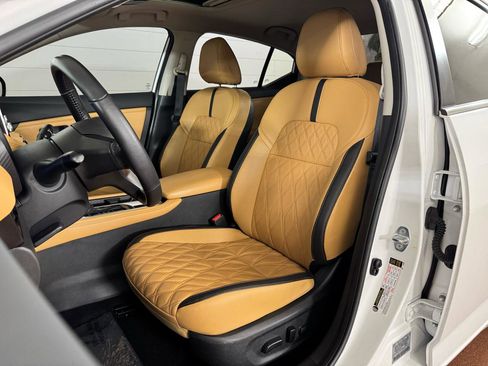 Used 2023 Nissan Sentra SV w/ SV Premium Package image 12