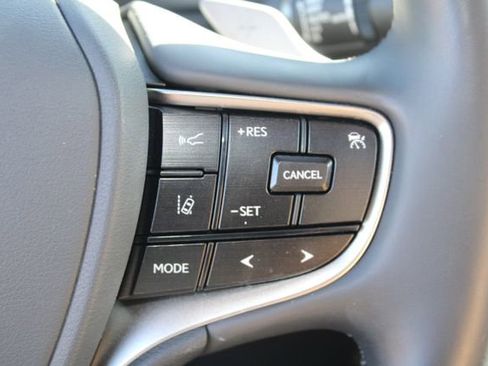 Certified 2025 Lexus ES 300h w/ Premium Package image 16