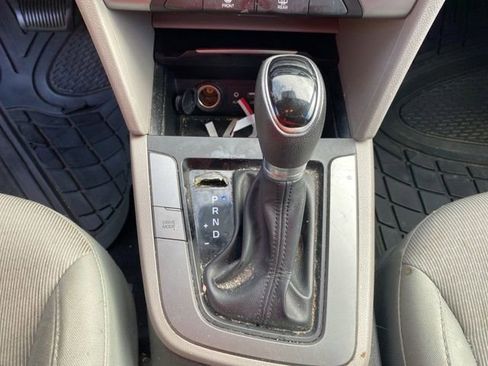 Used 2017 Hyundai Elantra SE FWD image 24