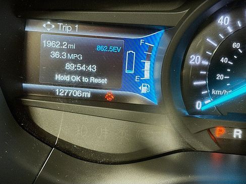 Used 2018 Ford Fusion SE w/ Equipment Group 601A FWD image 13