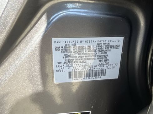 Used 2025 Nissan Kicks SR FWD image 30